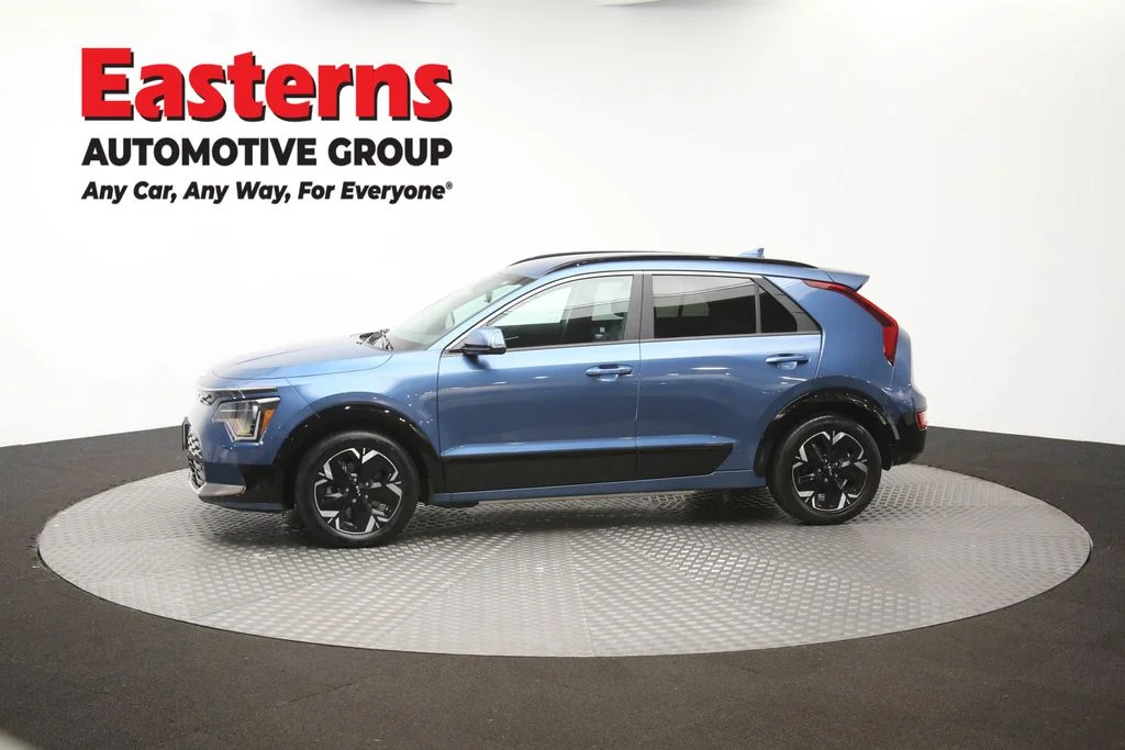 Used 2024 Blue Kia Wind image 60