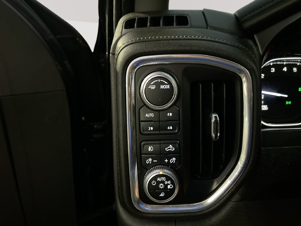 Used 2020 Black GMC SLT image 24