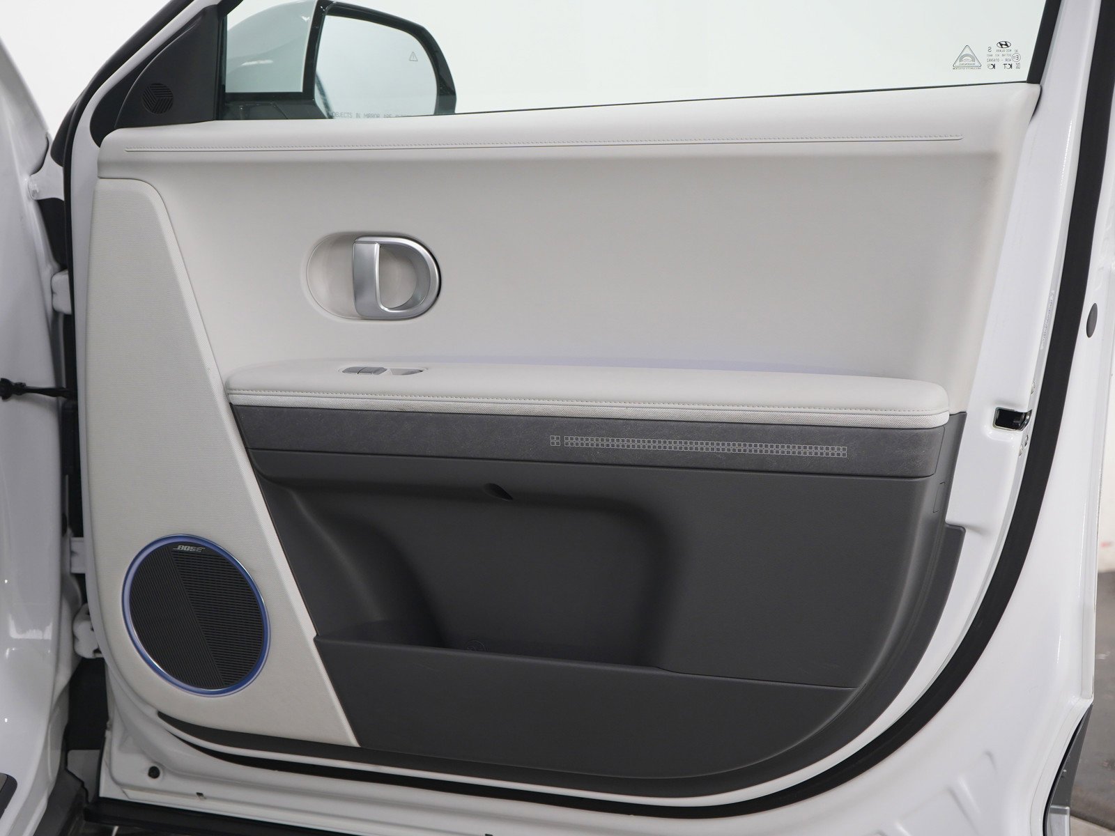 2024 Hyundai IONIQ 5 Limited - Photo 12