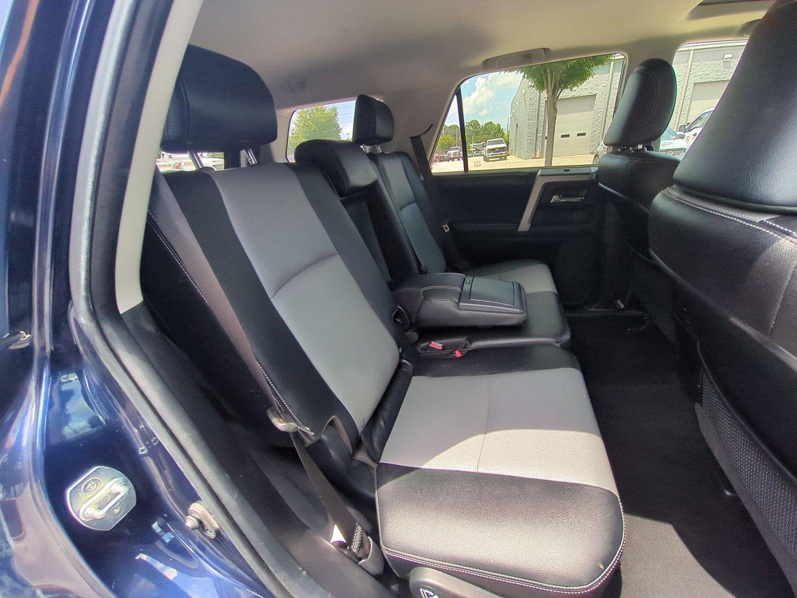 Used 2018 Nautical Blue Metallic Toyota SR5 Premium image 37