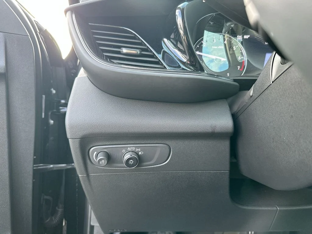 Used 2023 Black Buick Essence image 8