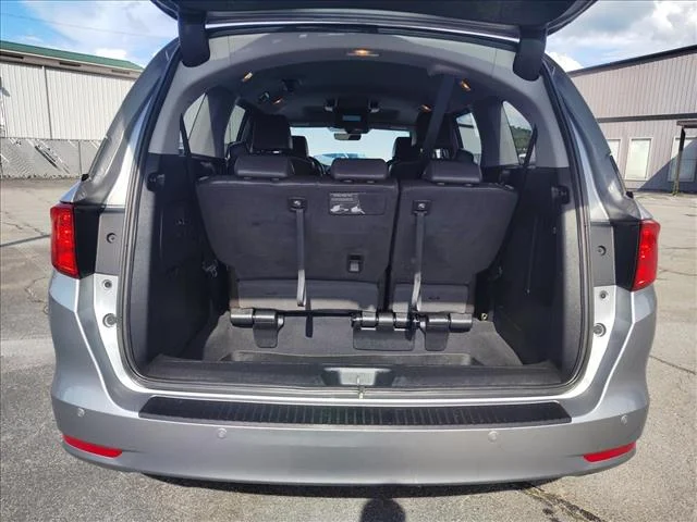Used 2018 Silver Honda TOURING AUTO image 8