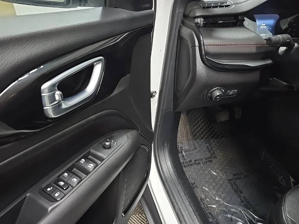 Used 2024 White Jeep Trailhawk image 29