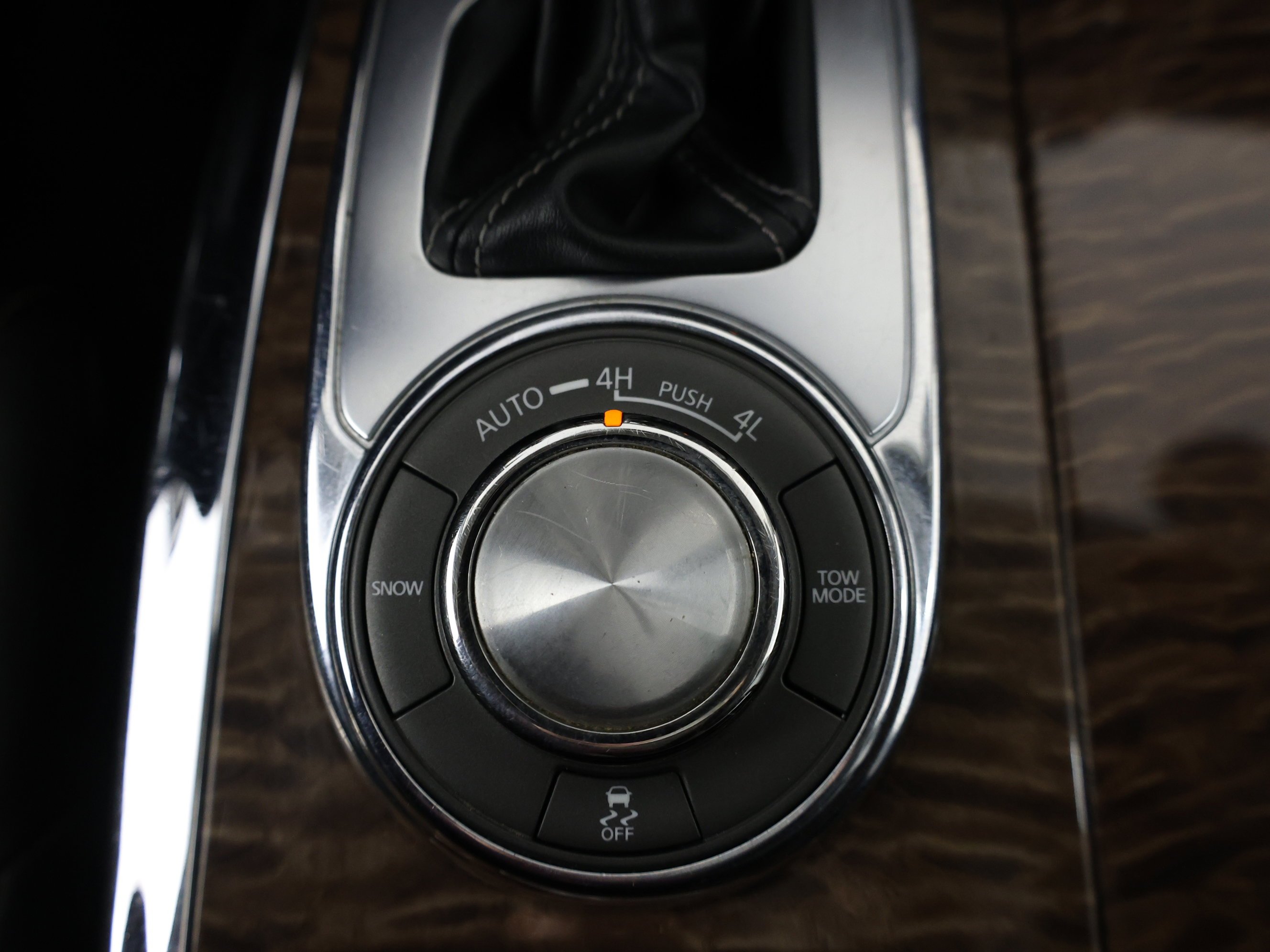 Used 2020 Gun Metallic Nissan SL image 19