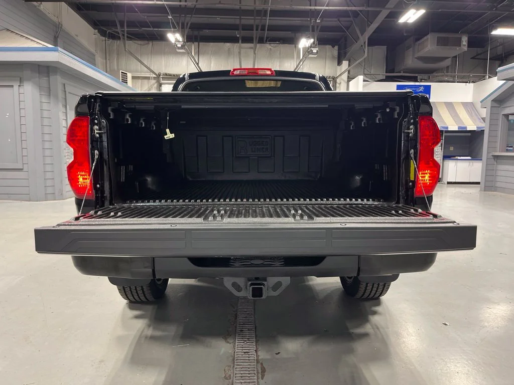 Used 2019 Midnight Black Metallic Toyota SR5 image 32