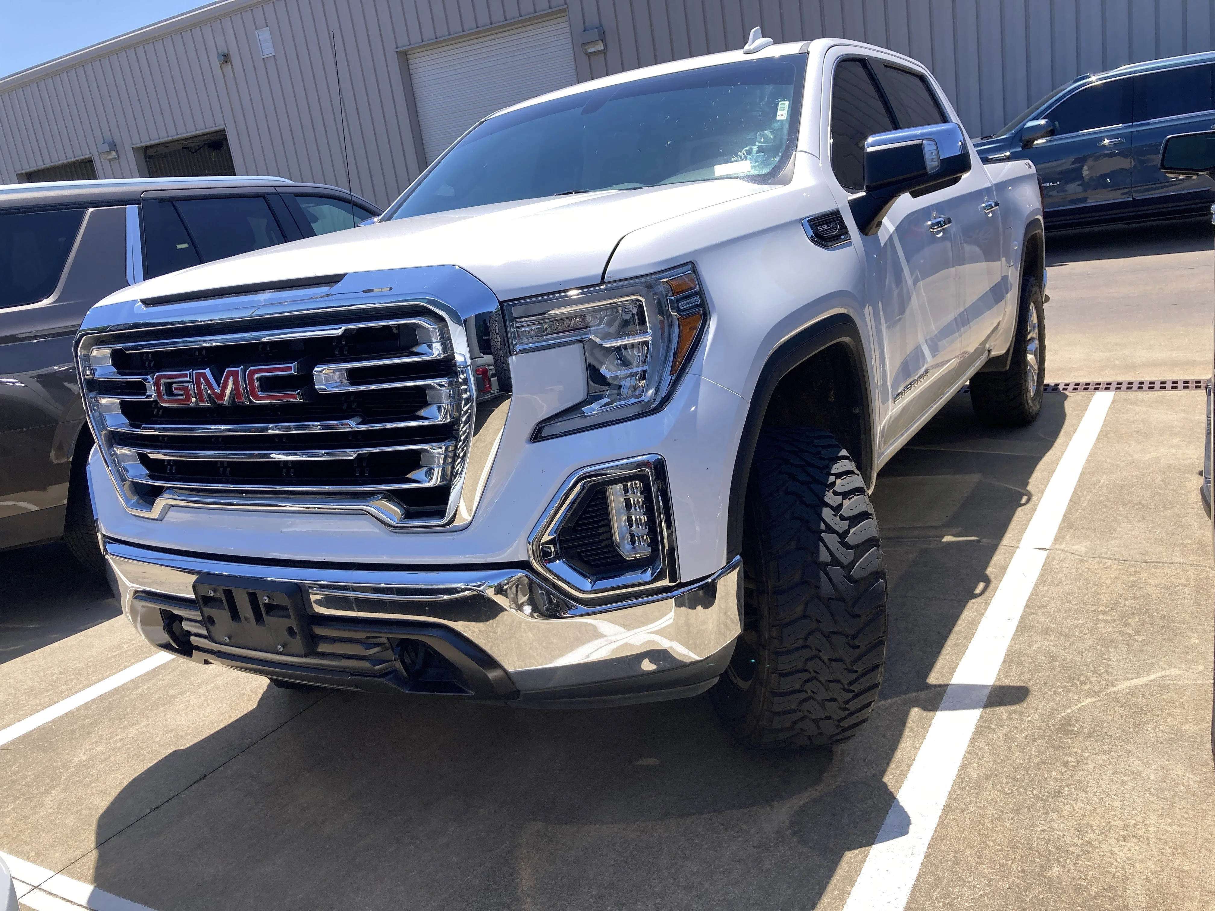 2020 GMC Sierra 4WD Crew Cab Short Box SLT's photo