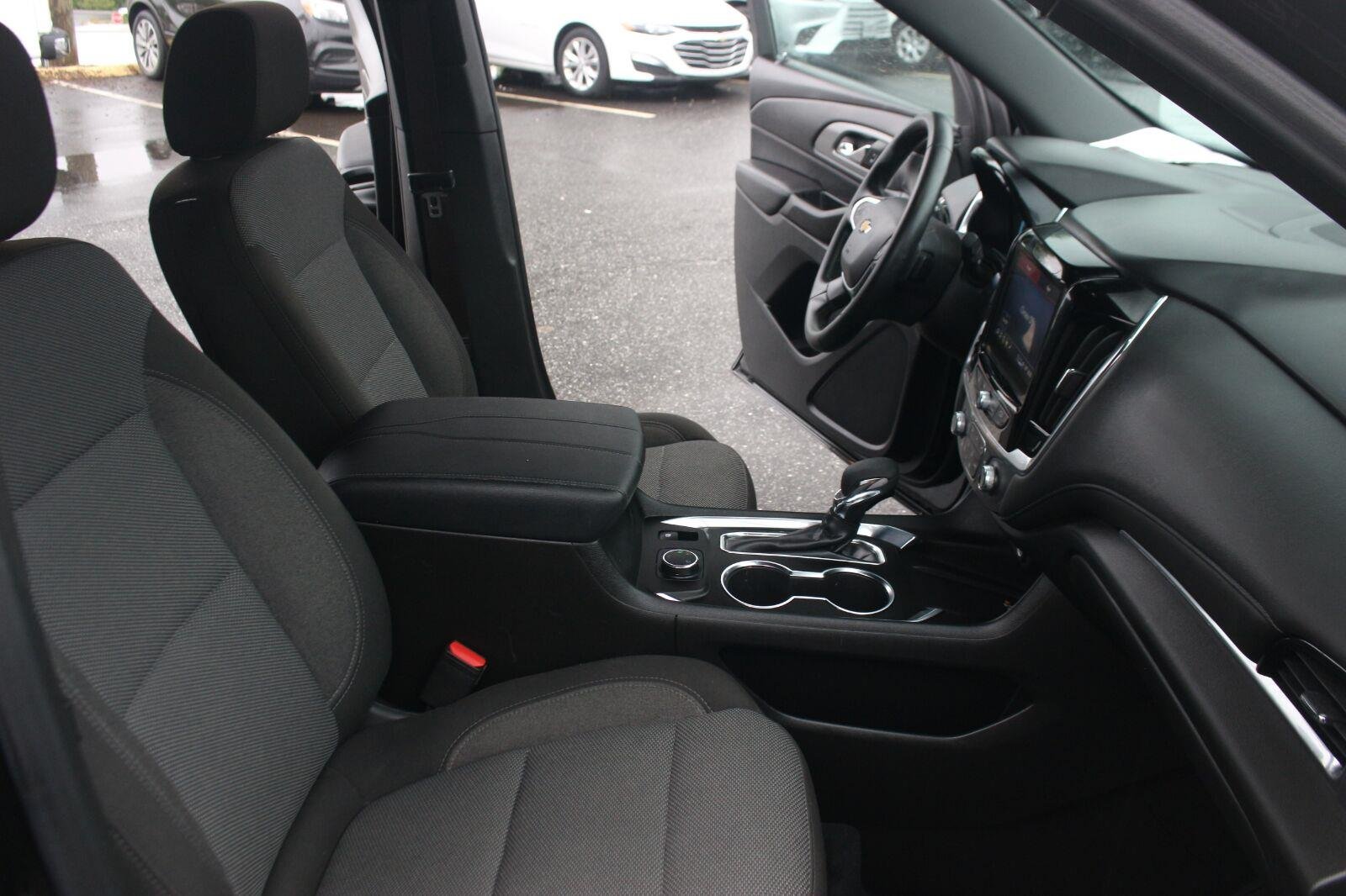 Used 2023 Mosaic Black Metallic Chevrolet LT Cloth image 34