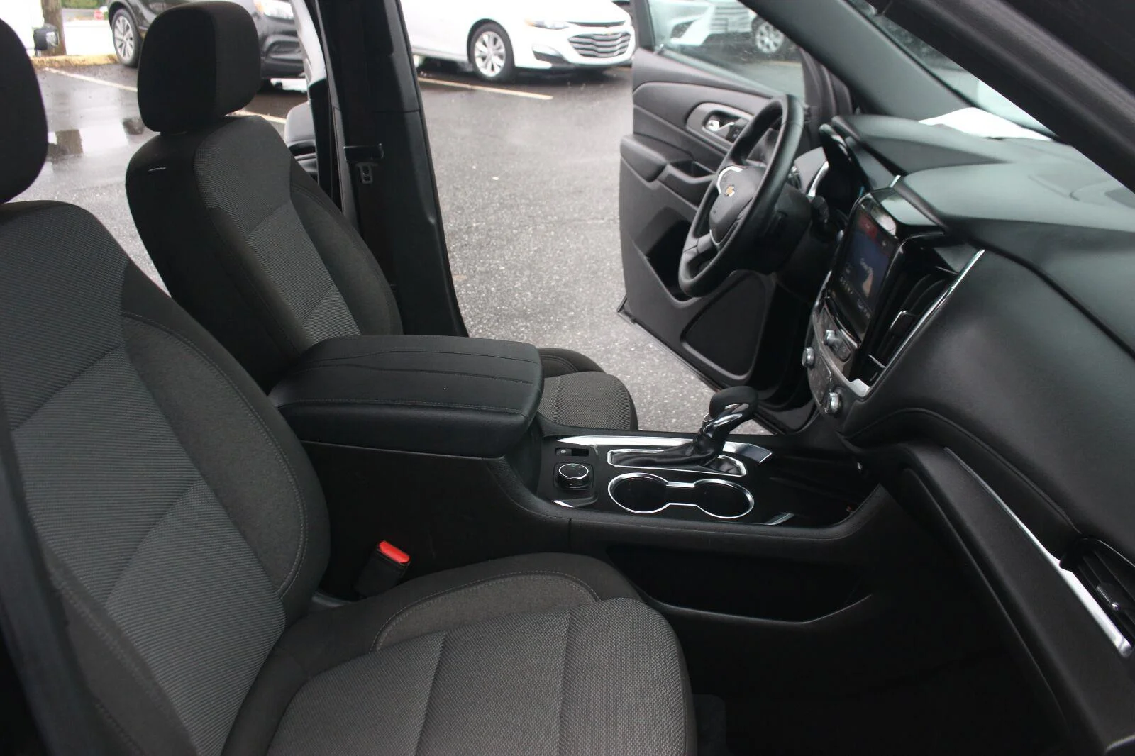 Used 2023 Mosaic Black Metallic Chevrolet LT Cloth image 34