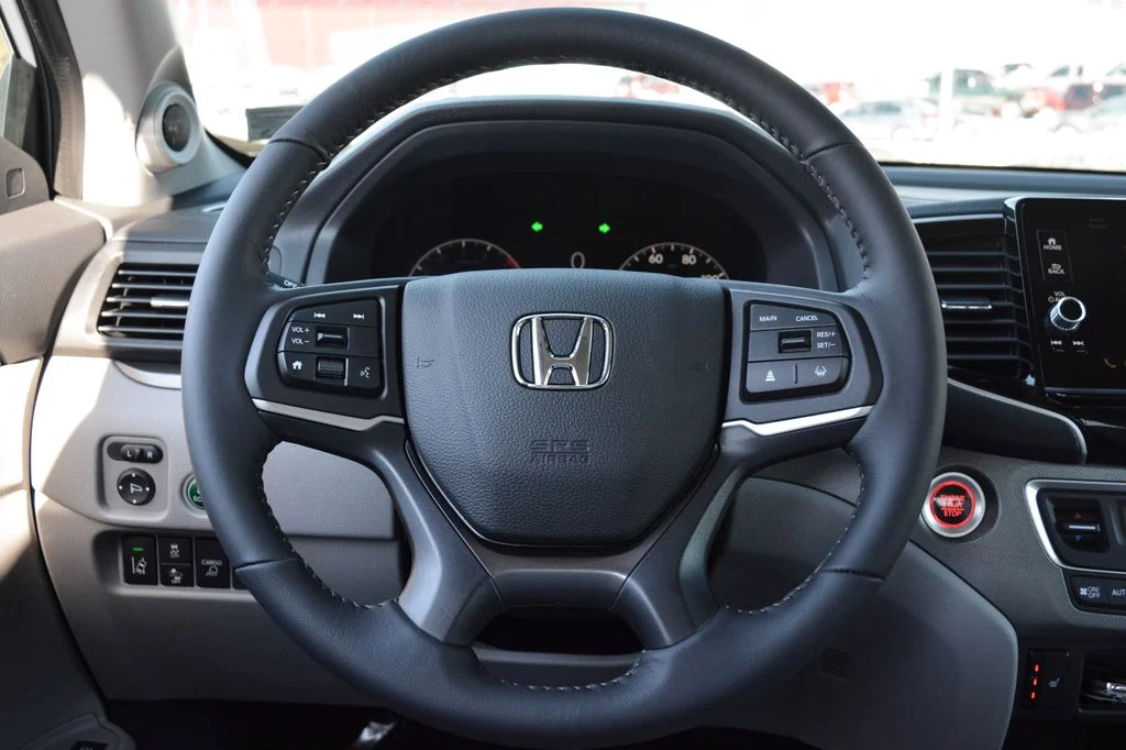 New 2026 Platinum White Pearl Honda RTL image 15