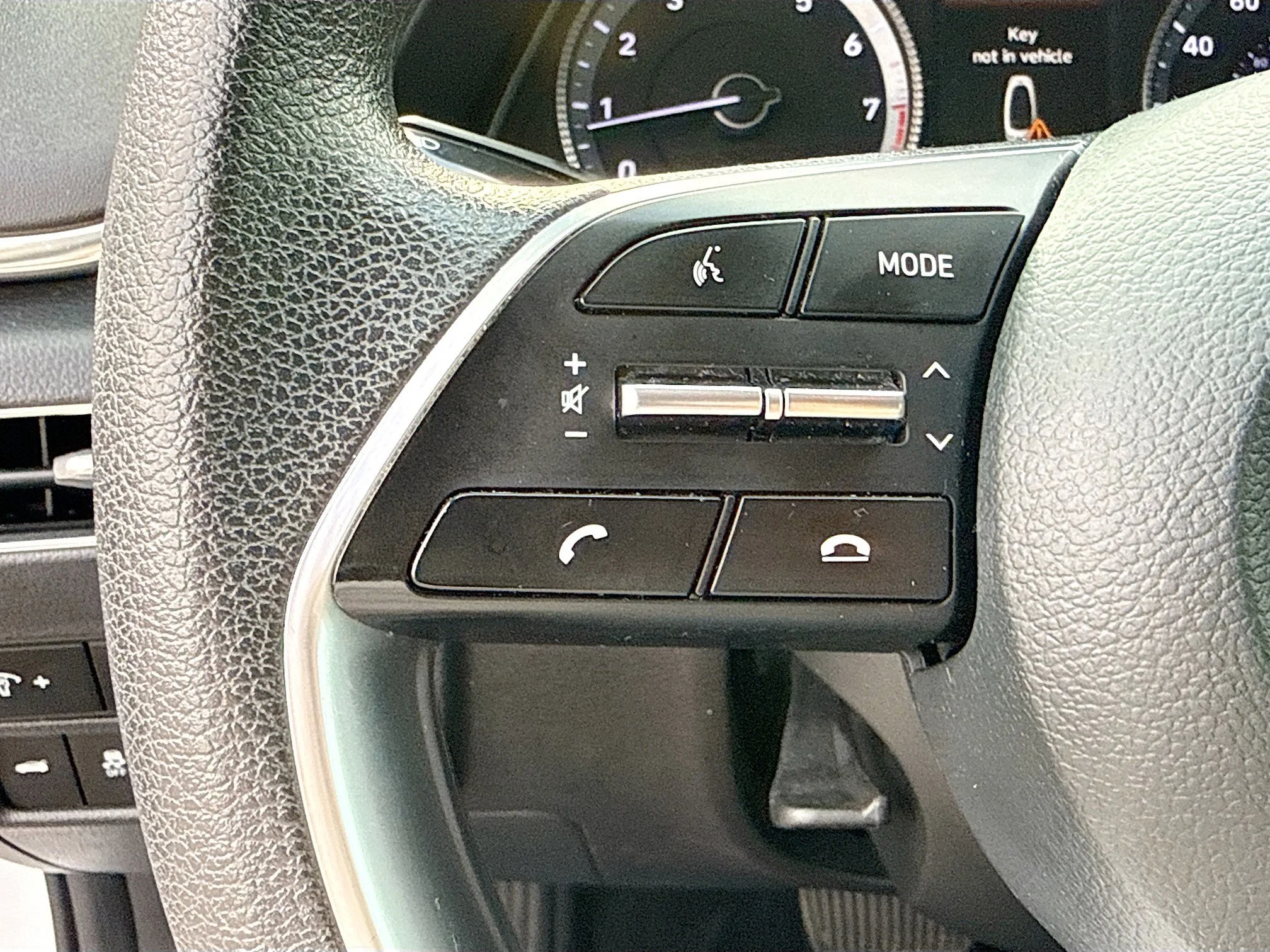 Used 2021 Quartz White Hyundai SEL image 35