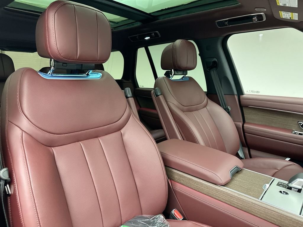 New 2026 Sunset Gold SV Bespoke Ultra Metallic Gloss Land Rover SE image 6