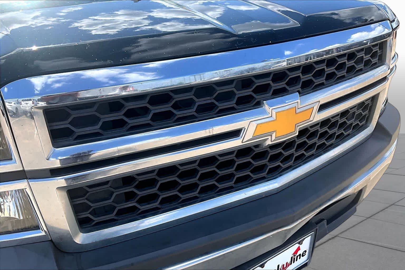 Used 2015 Black Chevrolet LS image 29