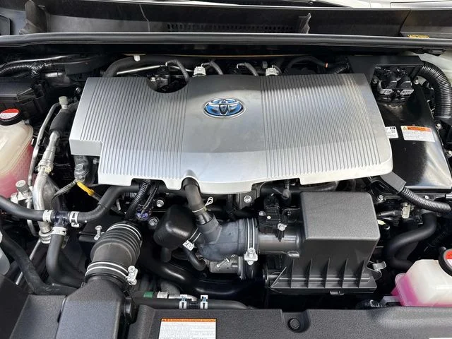 Used 2016 Gray Toyota Three image 12