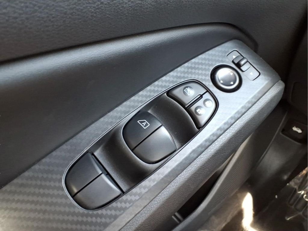 2025 Nissan Altima SV - Photo 18