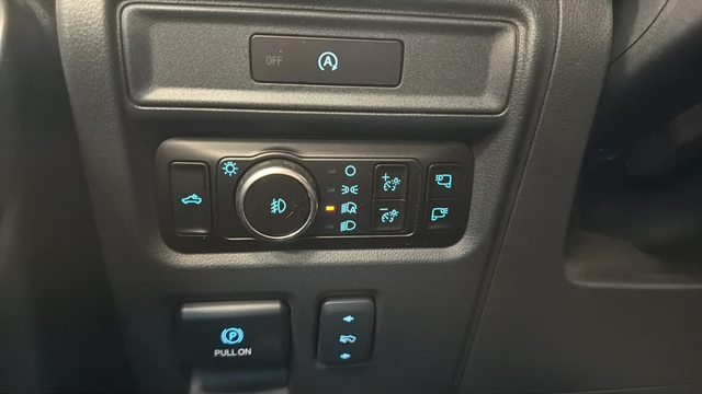 Used 2025 Antimatter Blue Metallic Ford Tremor image 32