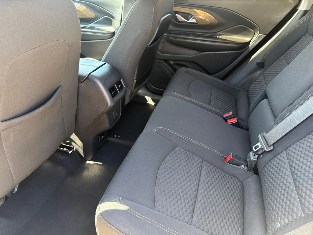 Used 2021 White GMC SLE image 15