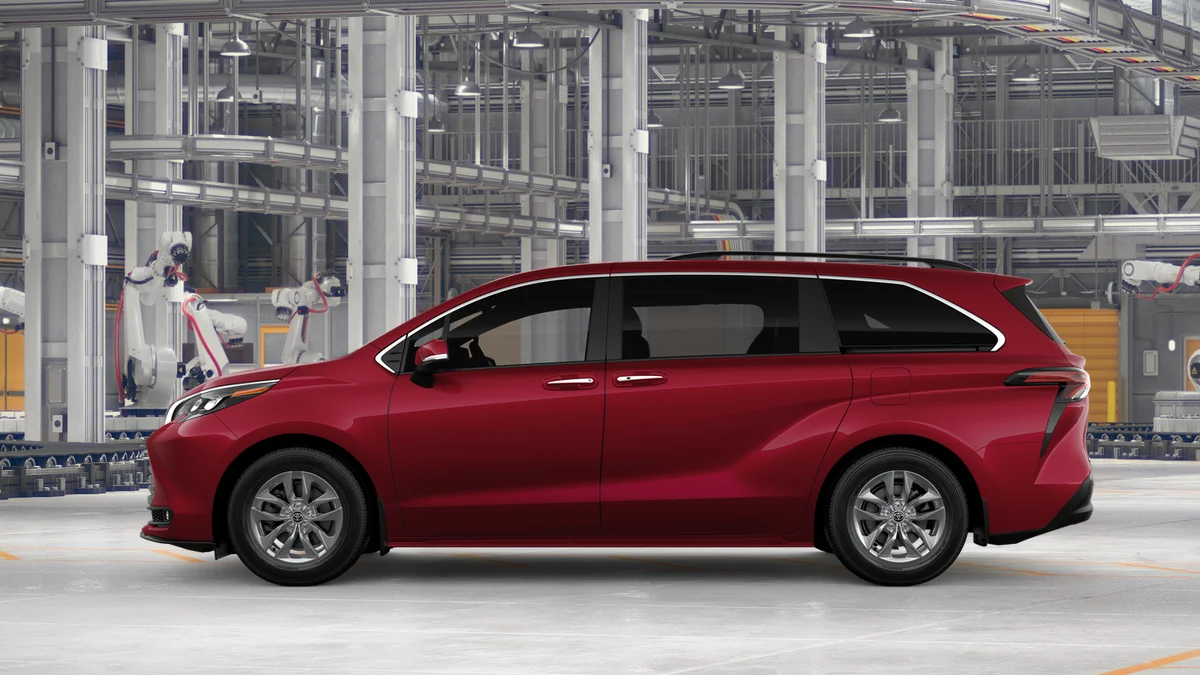 New 2026 Ruby Flare Pearl Toyota XLE image 4
