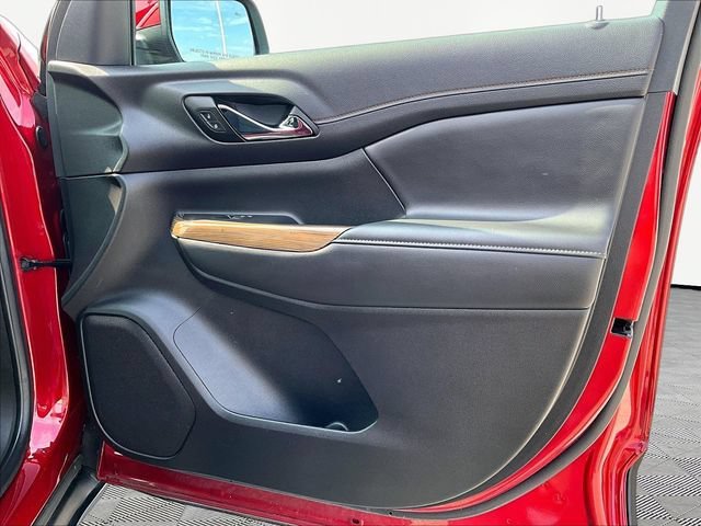 Used 2023 Volcanic Red GMC SLE image 12