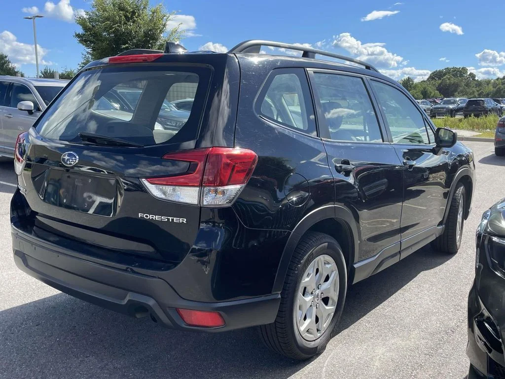 Used 2020 Crystal Black Silica Subaru Base image 4