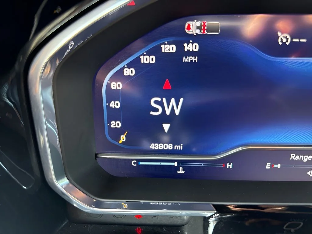 Used 2025 White Chevrolet LT image 24