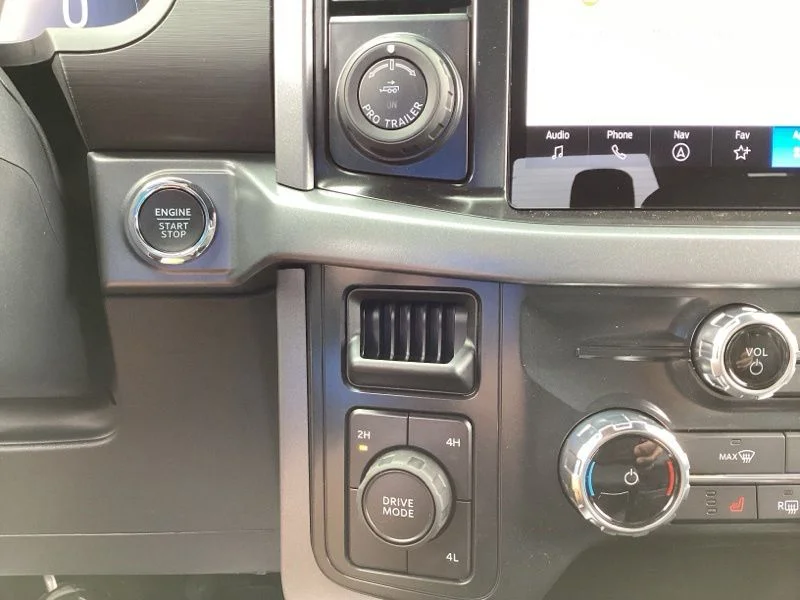 New 2026 Carbonized Gray Metallic Ford XLT image 31