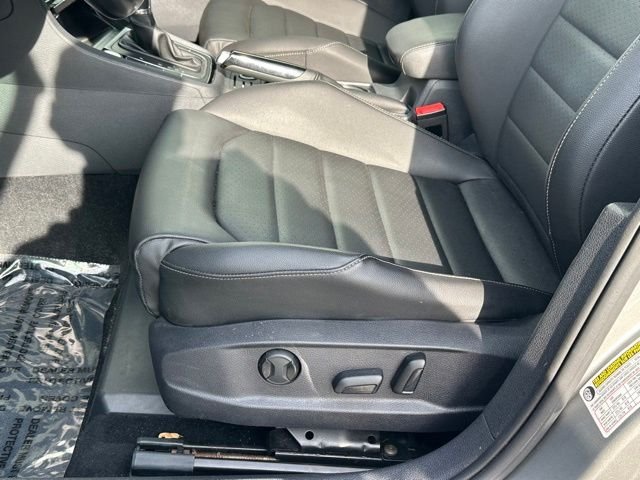 Used 2017 Silver Volkswagen TSI SEL 4-Door image 24