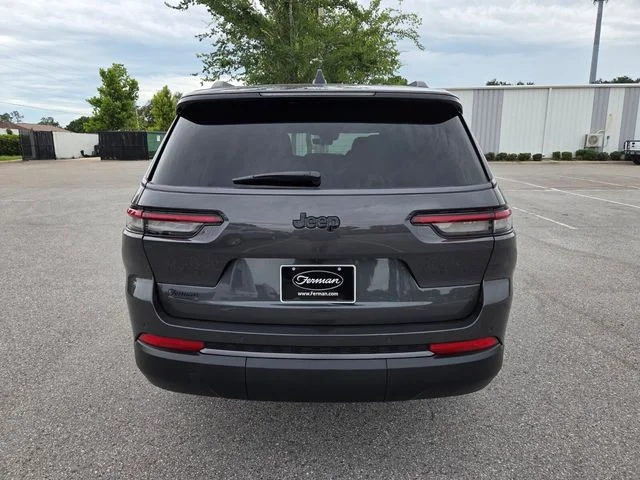 New 2026 Baltic Gray Metallic Clear-Coat Exterior Paint Jeep Altitude image 10