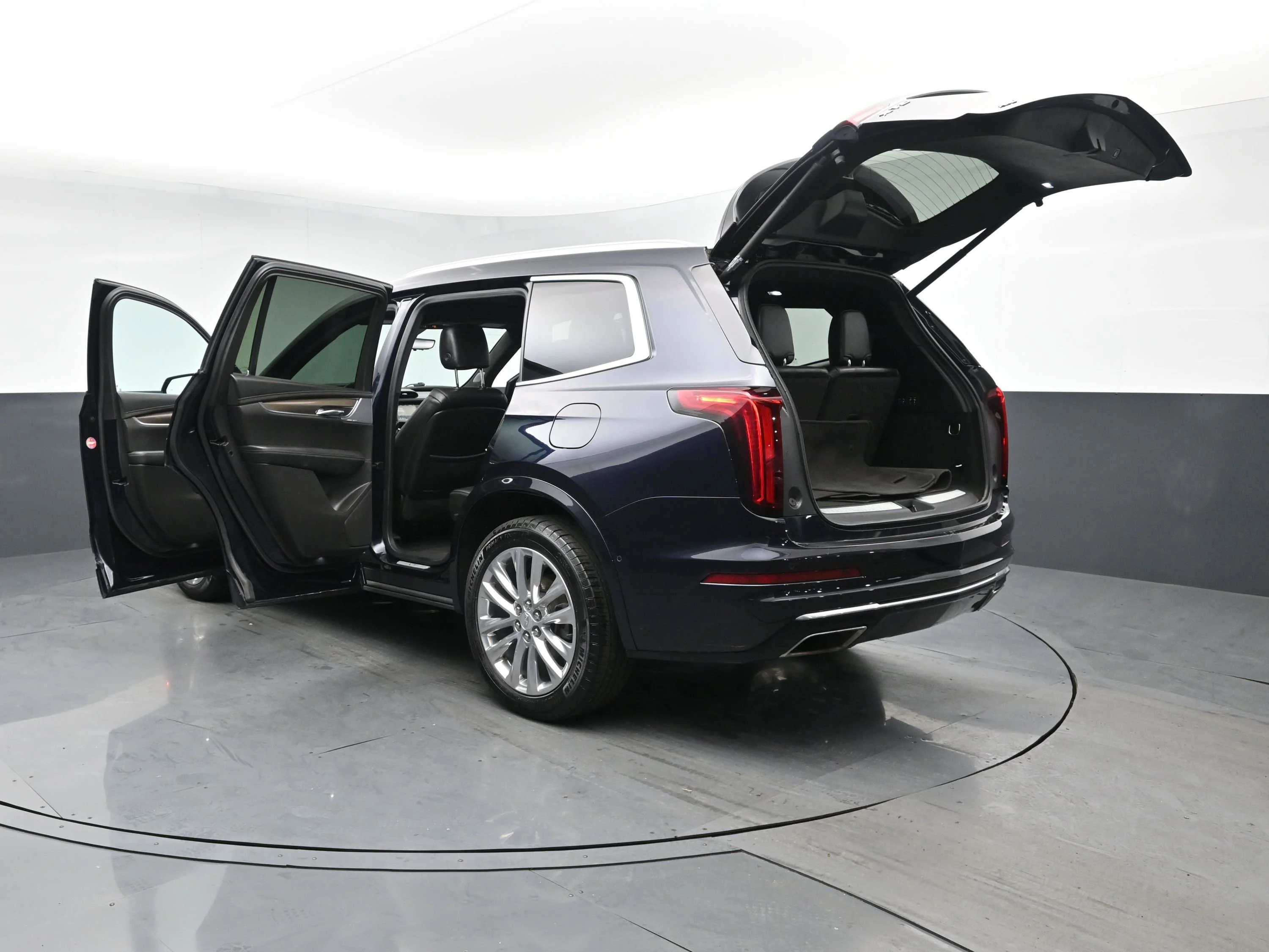 Used 2021 Dark Moon Blue Metallic Cadillac Premium Luxury image 33