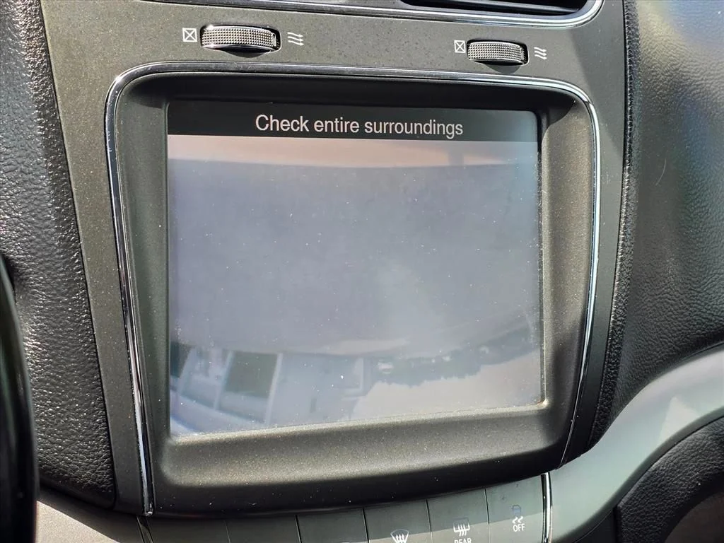Used 2019 White Dodge Crossroad image 5