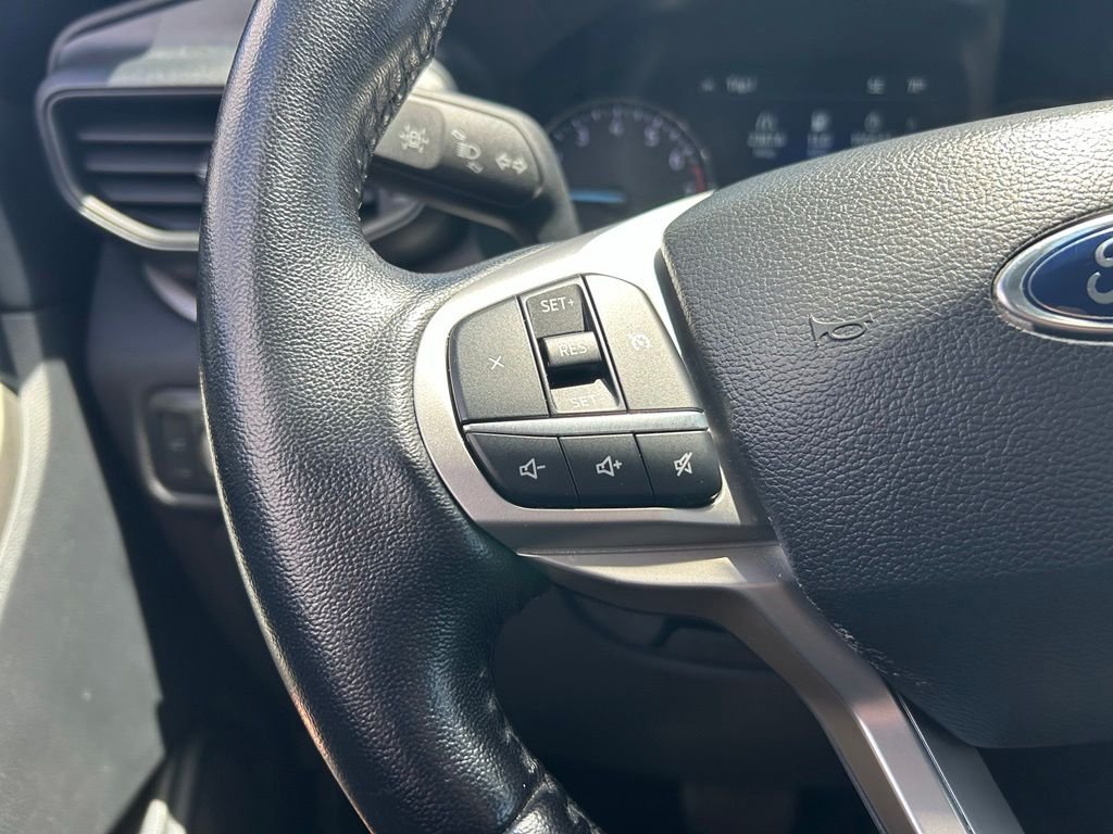 Used 2022 Oxford White Ford XLT image 22