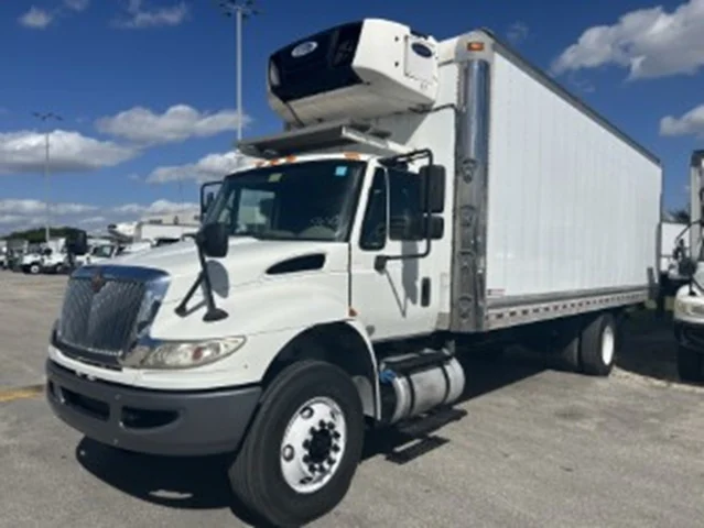 2017 INTERNATIONAL 4300 