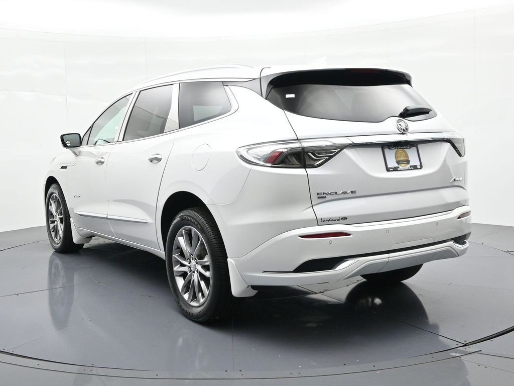 Used 2022 White Frost Buick AWD 4dr Avenir image 8