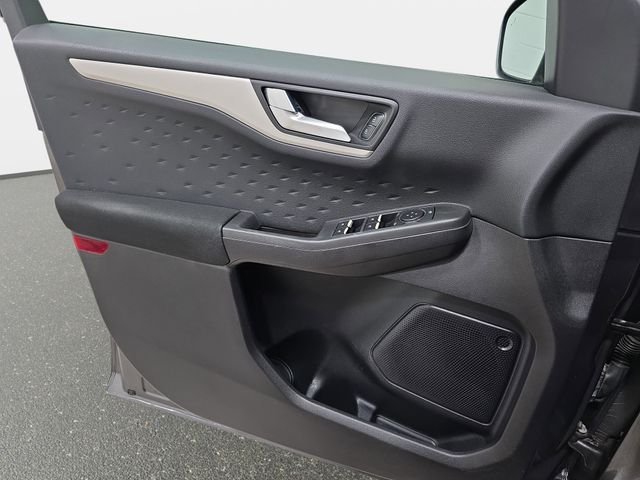 Used 2020 Gray Ford SE image 27