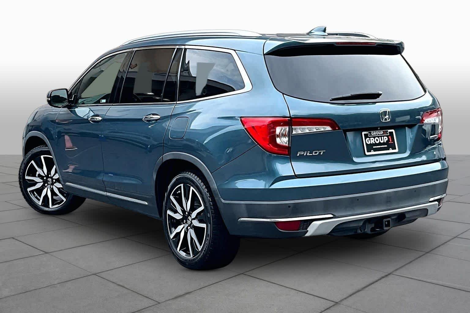 Used 2019 Steel Sapphire Metallic Honda Touring 8-Passenger image 12