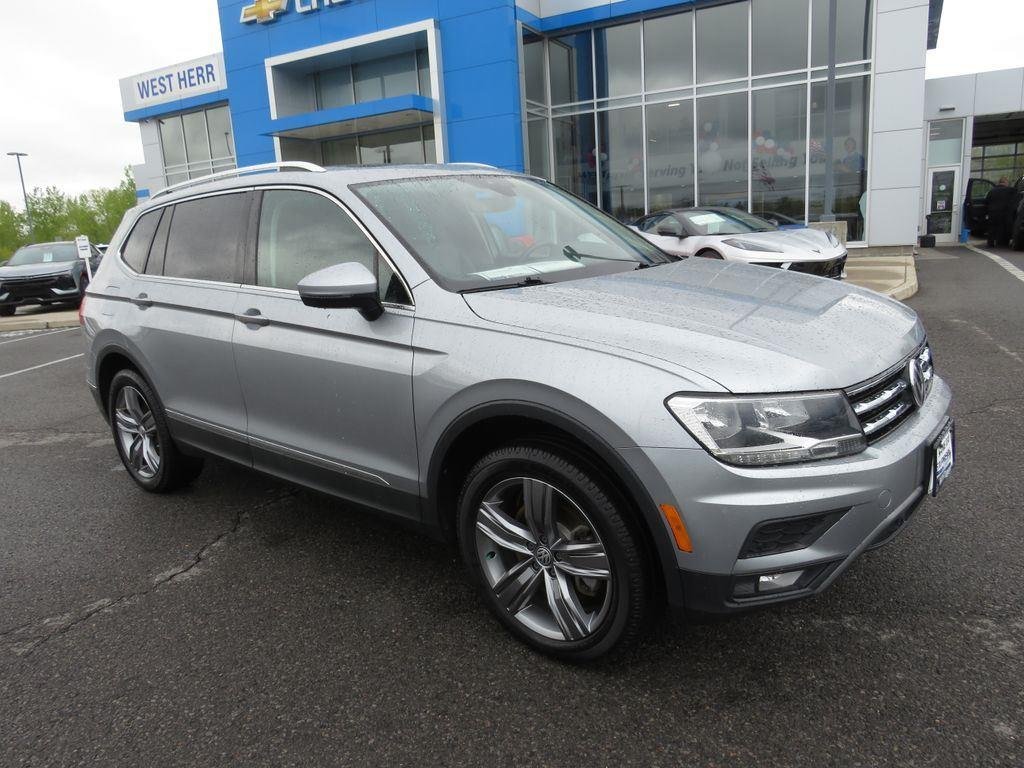 Used 2020 Silver Metallic Volkswagen 2.0T SEL image 6