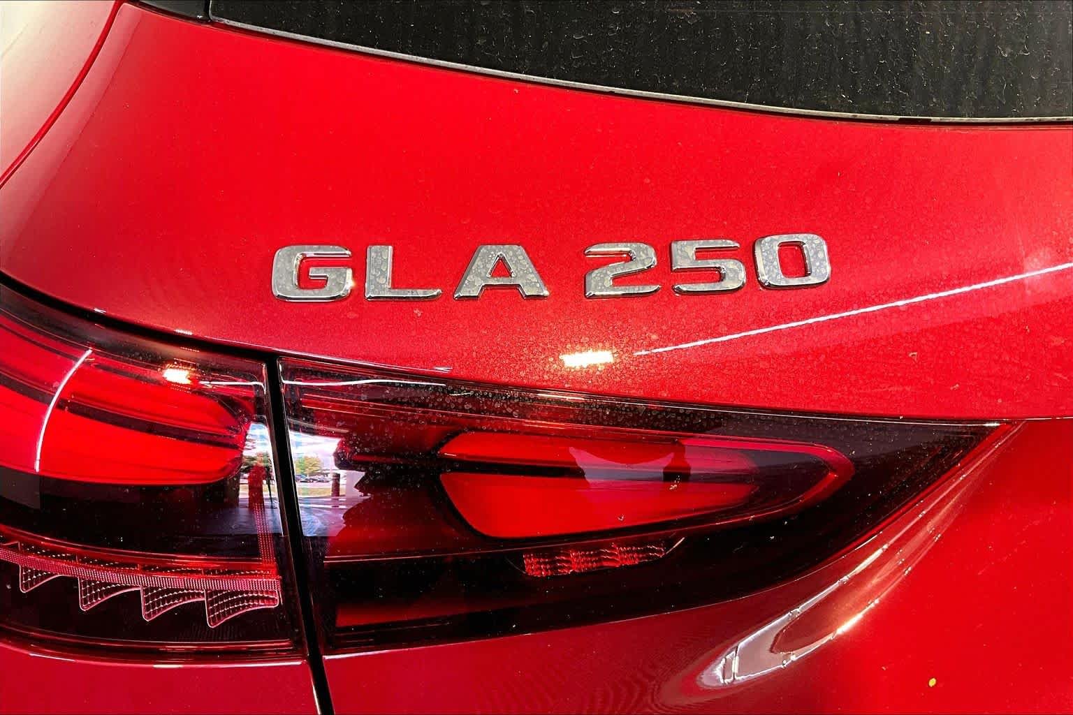 New 2026 MANUFAKTUR Patagonia Red Metallic Mercedes-Benz GLA 250 image 6