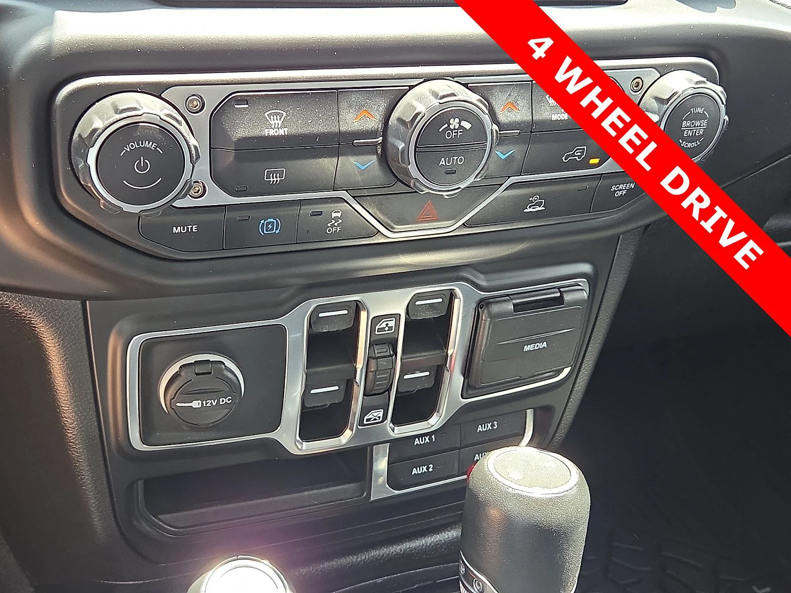 Used 2023 Sting-Gray Clearcoat Jeep Sahara image 19