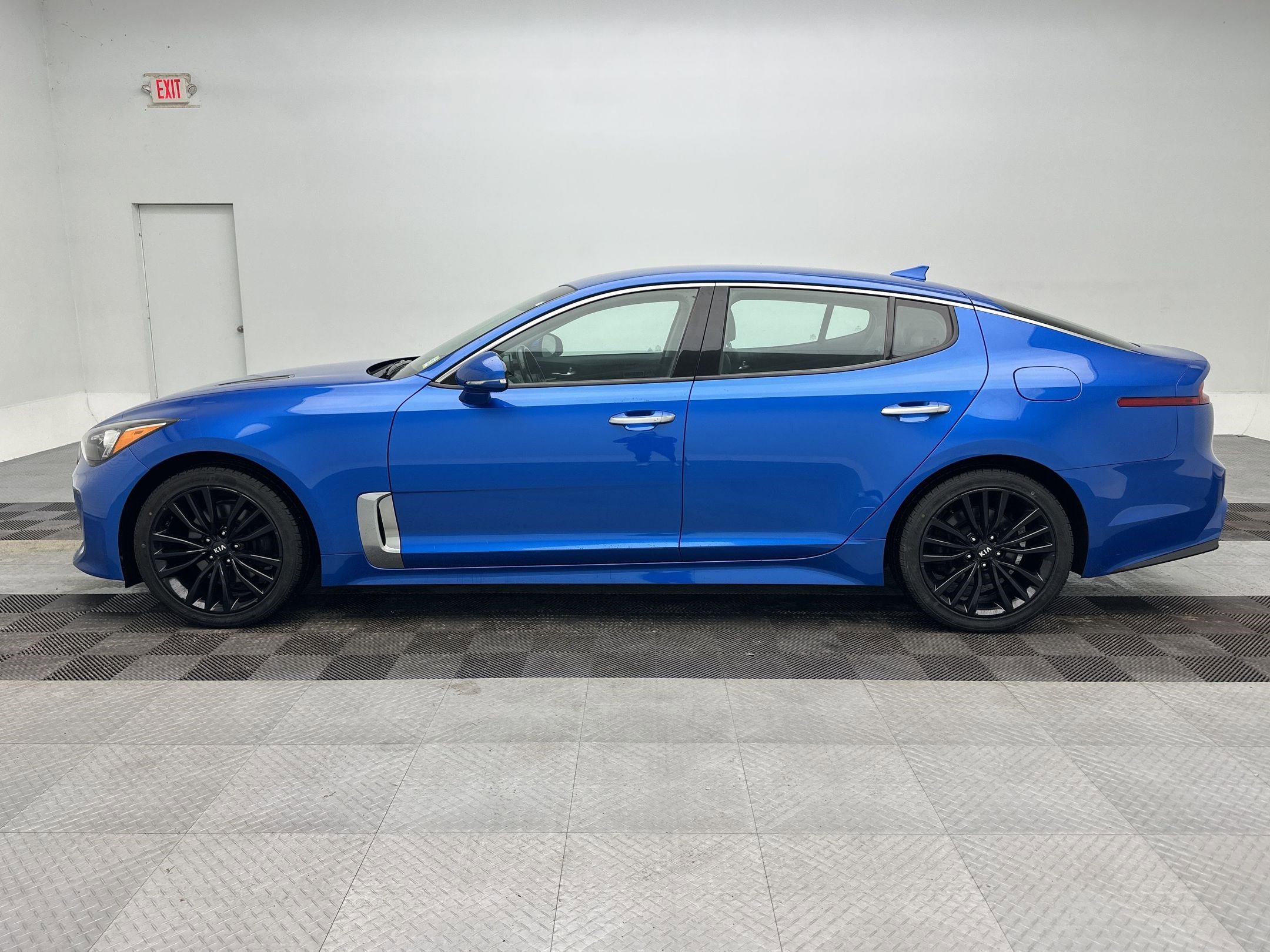 Used 2019 Kia Stinger Stinger with VIN KNAE15LA6K6044831 for sale in Chittenango, NY