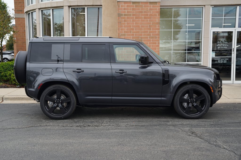 New 2026 Carpathian Grey Land Rover S image 7