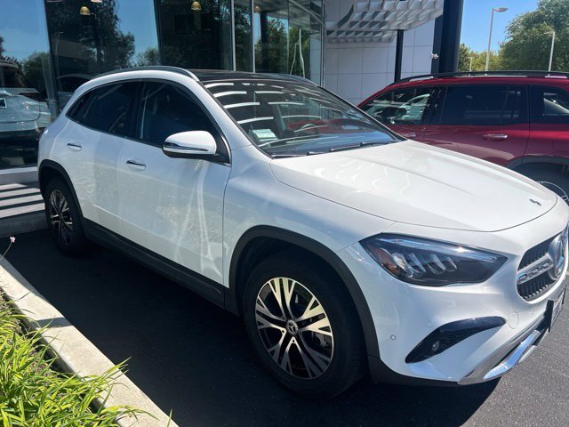 Certified Used 2025 White Mercedes-Benz GLA 250 4D Sport Utility 4MATIC® image 4