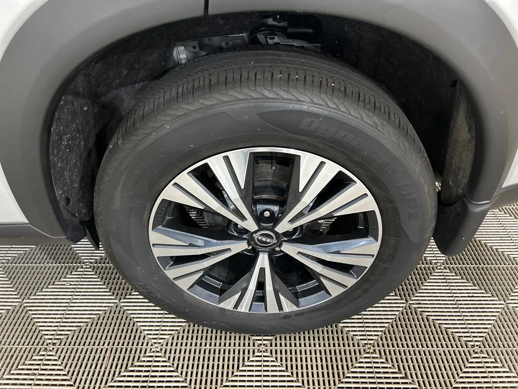 Used 2023 Silver Nissan SV image 10