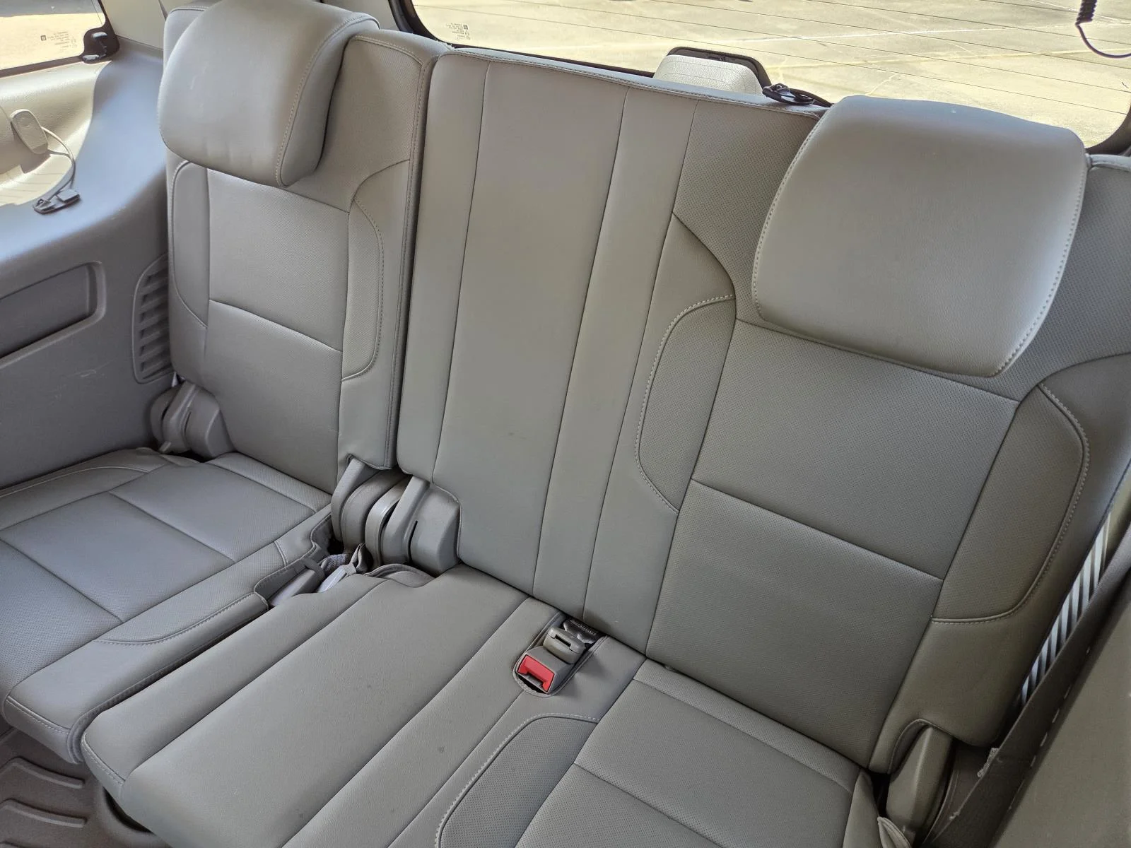 Used 2015 CHAMPAGNE SILVER METALLIC GMC SLT image 37