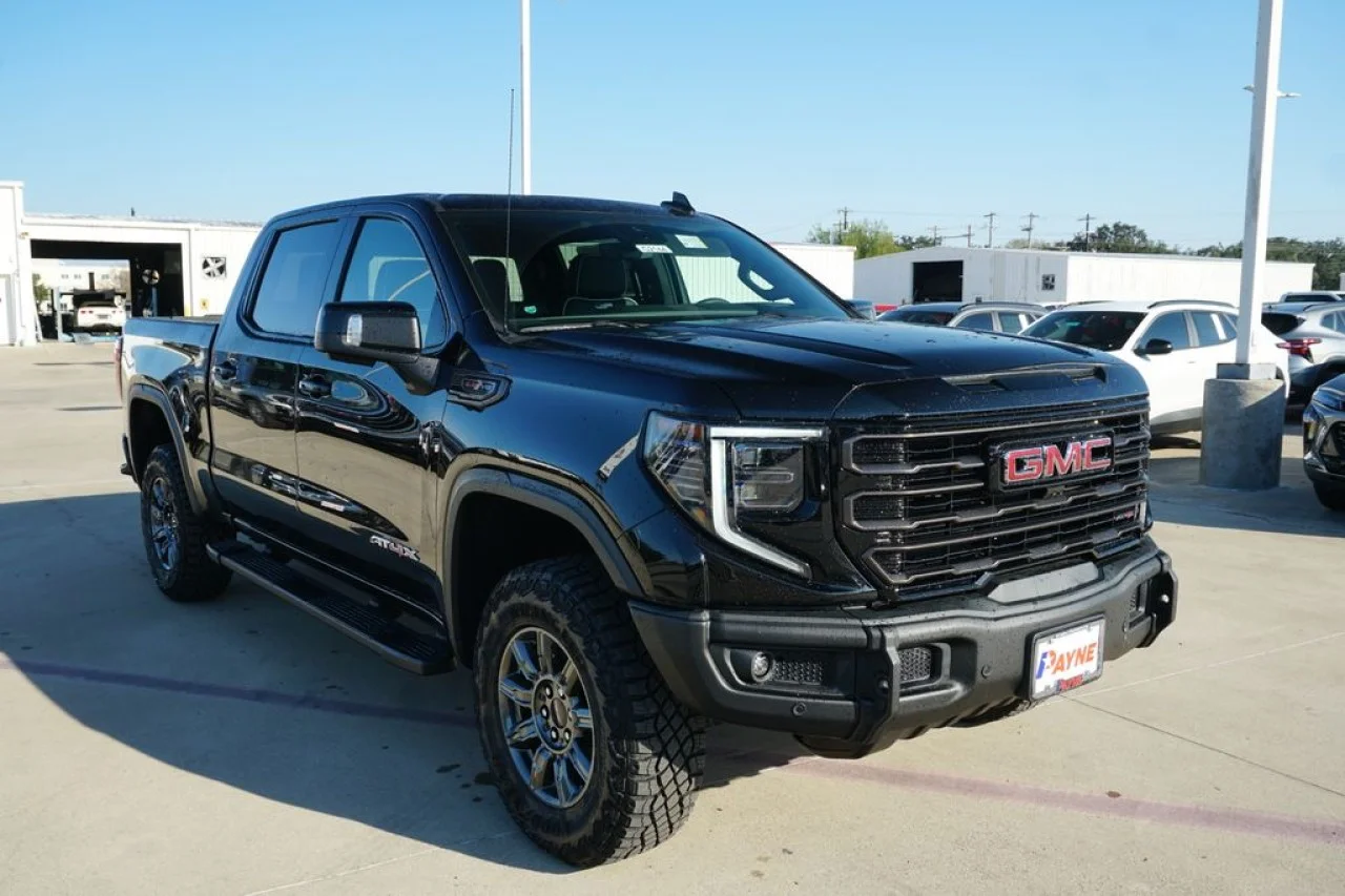 2026 GMC Sierra 1500 AT4X - Photo 3