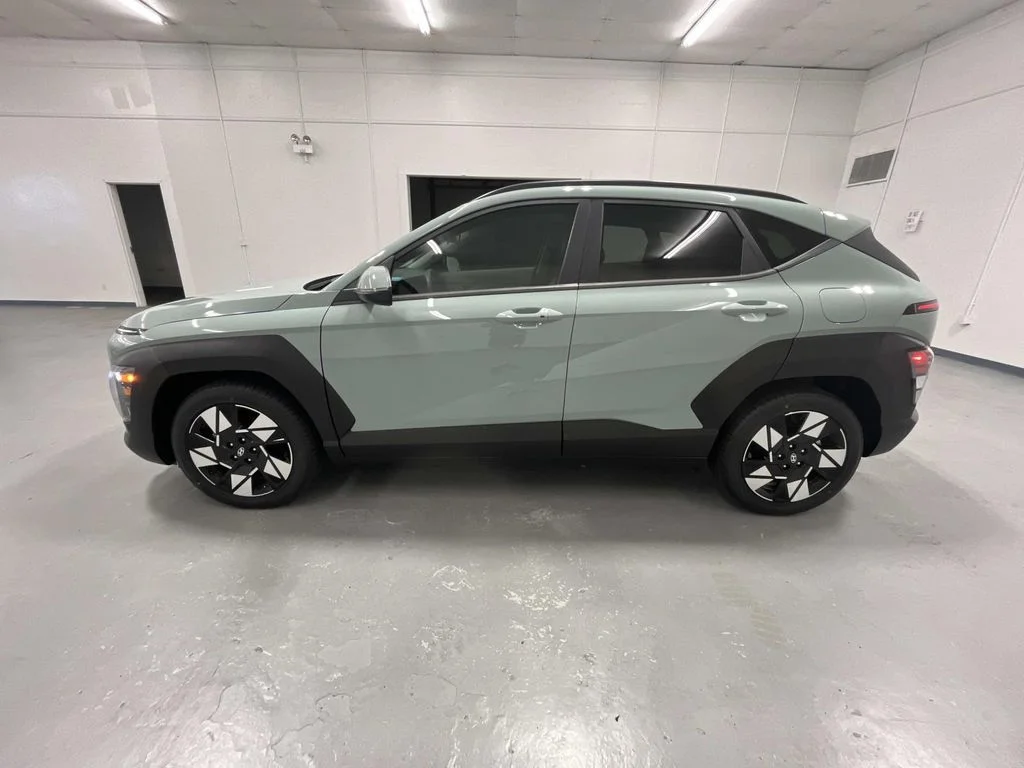 Used 2024 Mirage Green Hyundai SEL FWD 1 OWNER image 5