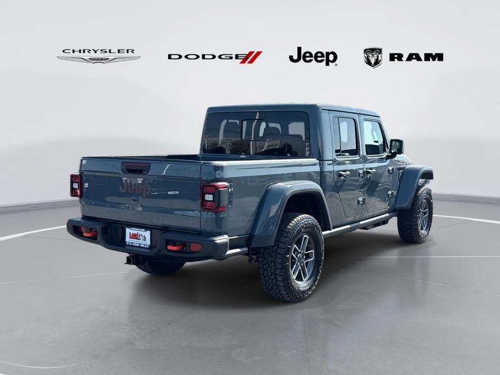 New 2026 Gray Jeep Mojave X image 3