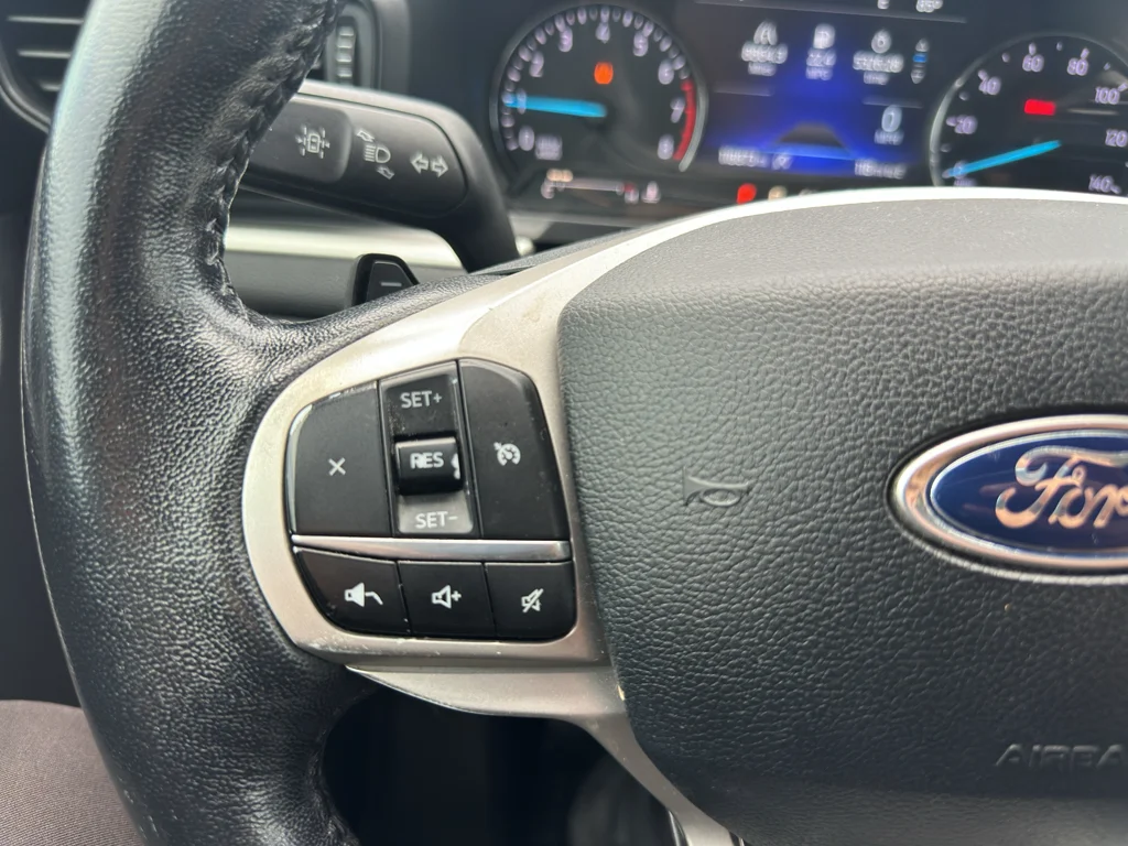 Used 2020 Agate Black Metallic Ford XLT image 16