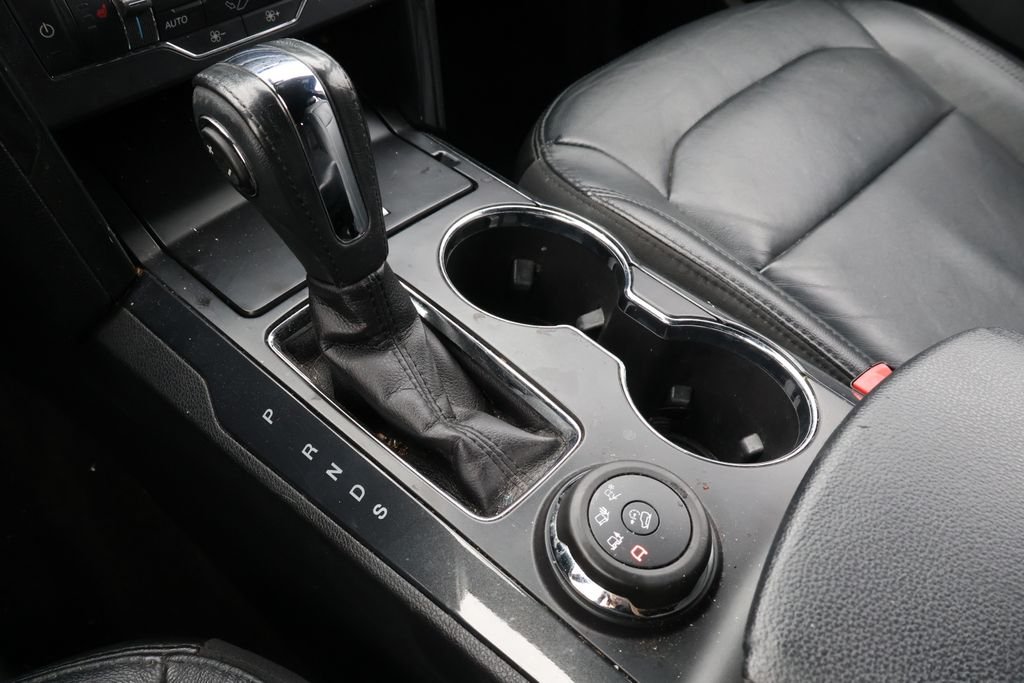 Used 2018 Shadow Black Ford XLT image 26