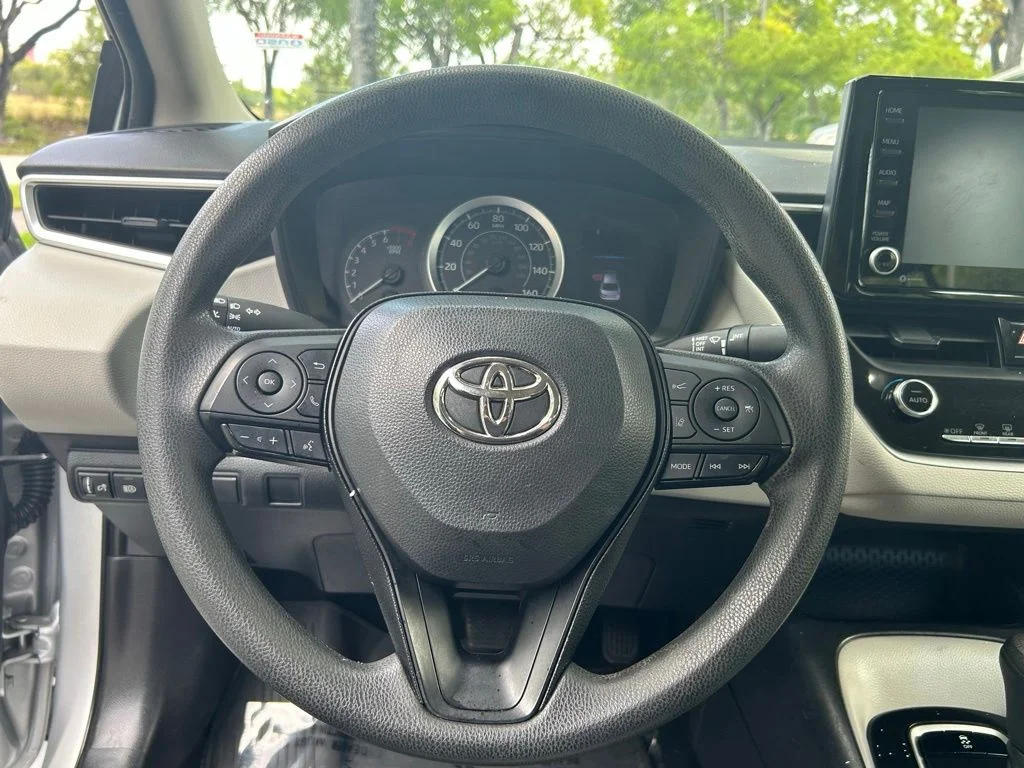 Certified Used 2022 Silver Toyota LE image 18