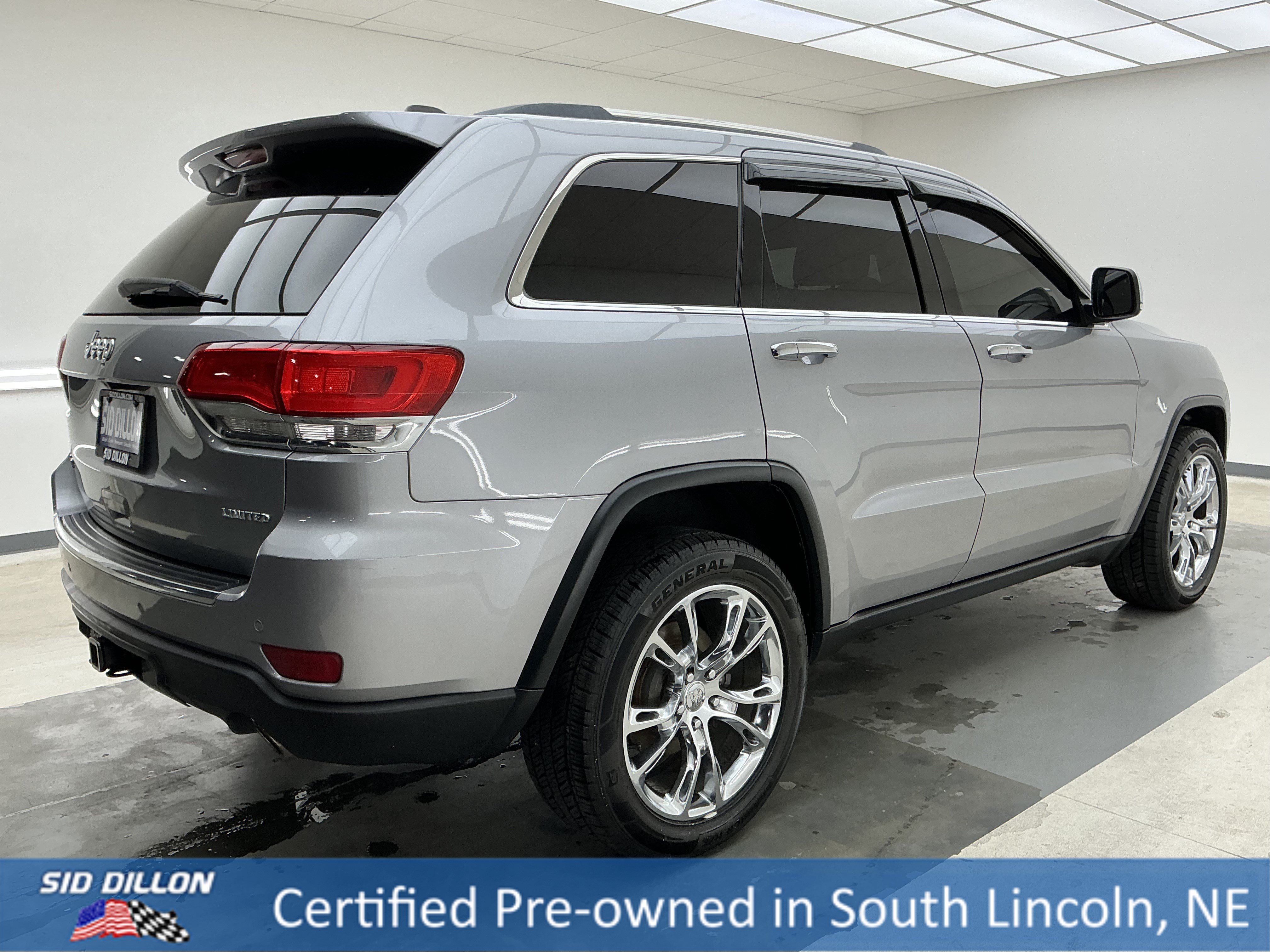 Certified Used 2017 Billet Silver Metallic Clearcoat Jeep Limited image 4