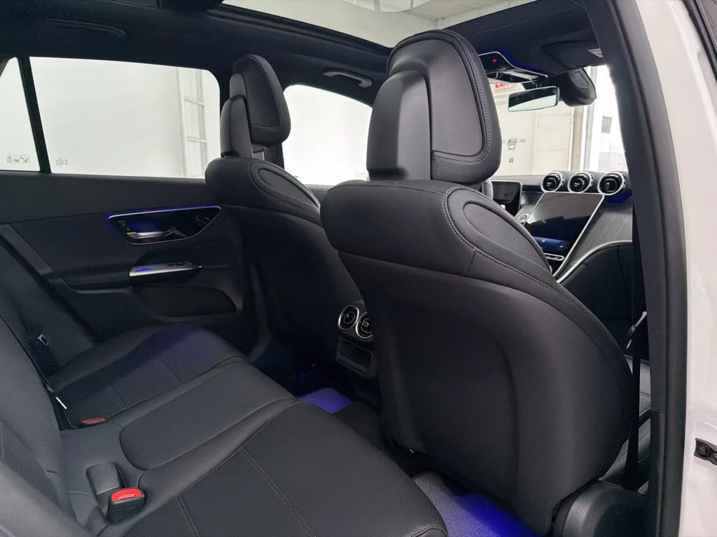 New 2027 White Mercedes-Benz GLC 300 image 26